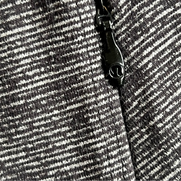 Lululemon heathered black pace pusher 1/2 zip pullover Size 4 - Picture 4 of 8